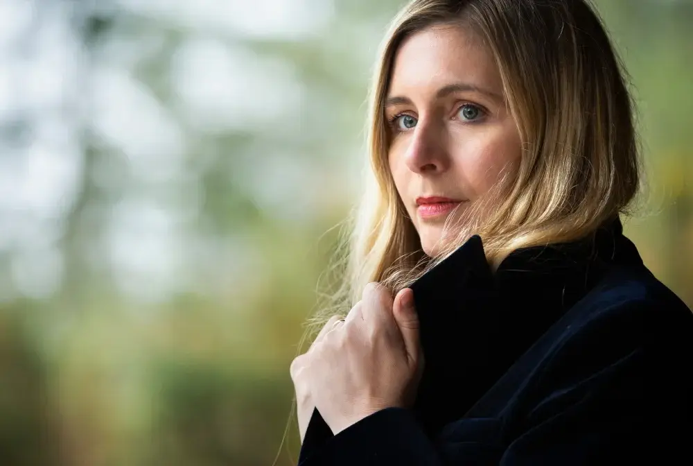 Eleanor Catton, Wszystko, co lśni: Tajemnice nagrodzonej powieści