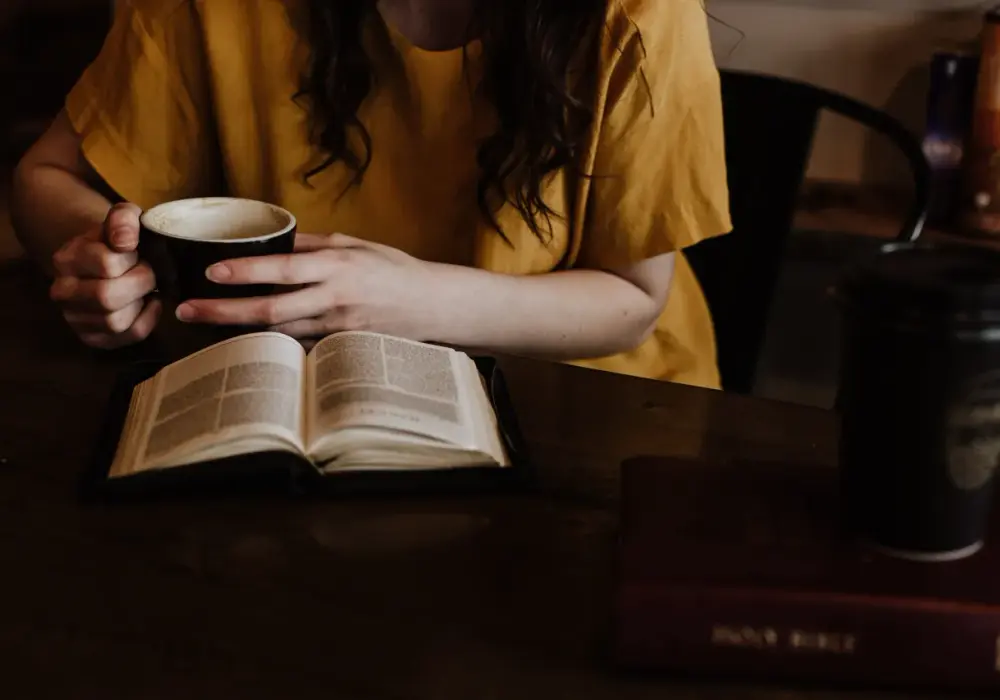 O czym można napisać książkę? 10 inspirujących tematów, które zachwycą