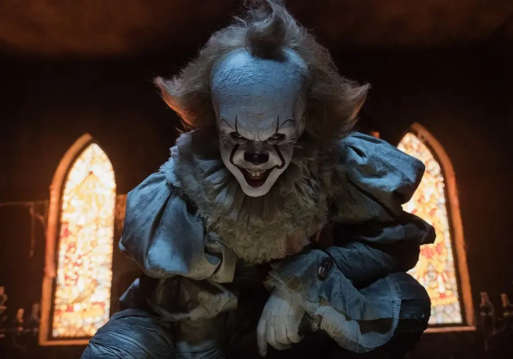 Kim jest Pennywise? Geneza, moce i sekrety Tańczącego Klauna