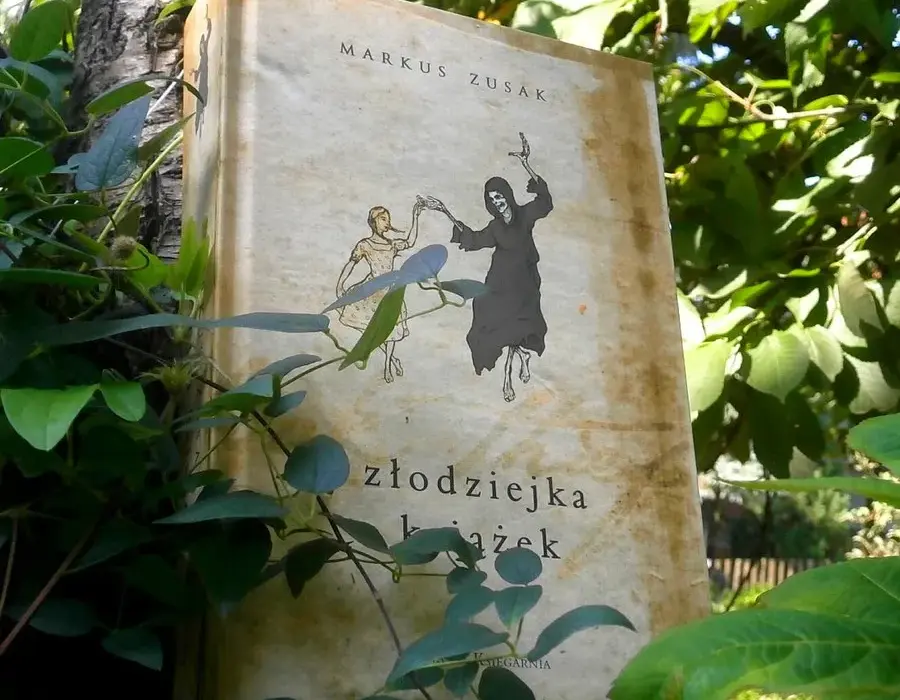 Markus Zusak i Złodziejka książek - Jak powieść zmienia spojrzenie na wojnę