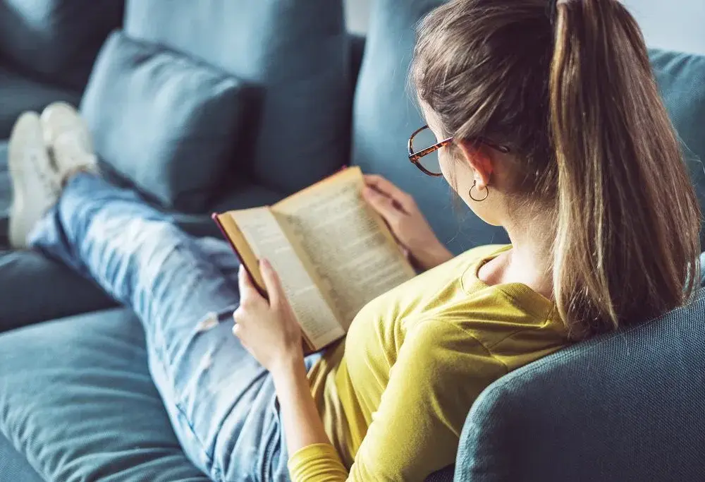 O czym jest książka Bad Friends? Poznaj emocjonującą fabułę i bohaterów