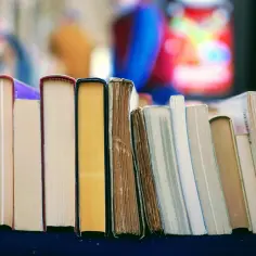 Skuteczne sposoby na znalezienie książki bez tytułu i autora: 8 metod