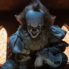 Kim jest Pennywise? Geneza, moce i sekrety Tańczącego Klauna