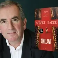 Tajemnicza książka Autor widmo: fascynujący thriller polityczny Harrisa