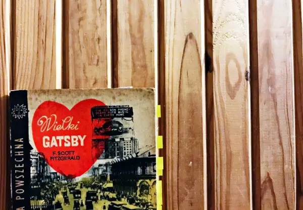 Wielki Gatsby symbolika: Rozszyfruj ukryte przesłanie Fitzgeralda