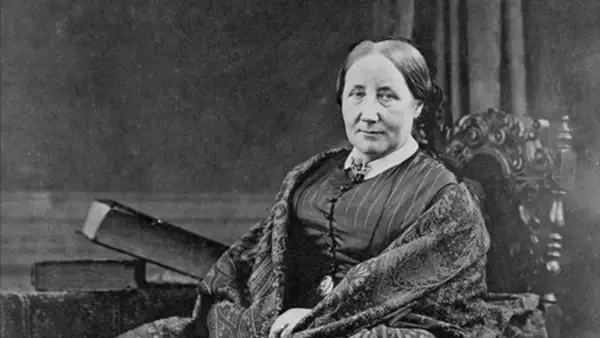 Szara Dama Elizabeth Gaskell: Odkryj mroczną perłę grozy!